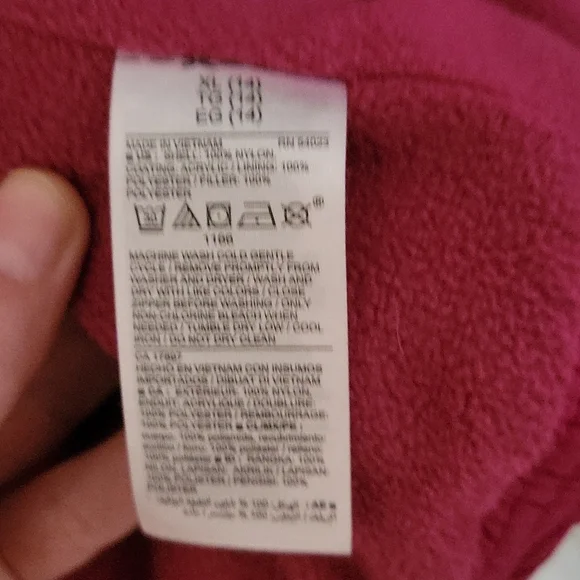 Old Navy kids puffer vest - Picture 4 of 6